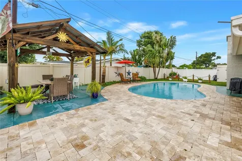 5891 33rd Avenue N St Petersburg FL 33710