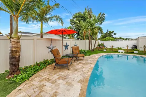 5891 33rd Avenue N St Petersburg FL 33710