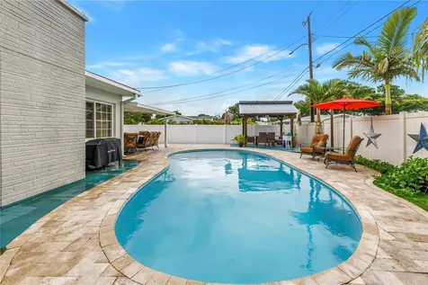 5891 33rd Avenue N St Petersburg FL 33710