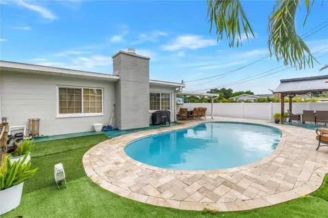 5891 33rd Avenue N St Petersburg FL 33710