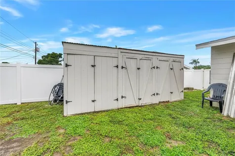 5891 33rd Avenue N St Petersburg FL 33710