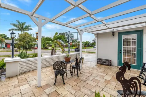 5891 33rd Avenue N St Petersburg FL 33710