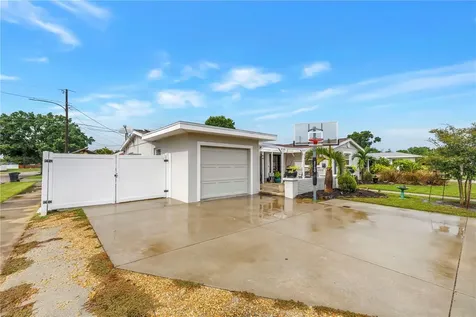 5891 33rd Avenue N St Petersburg FL 33710