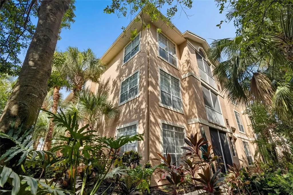 5211 Bay Club Circle Tampa FL 33607
