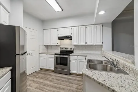 5211 Bay Club Circle Tampa FL 33607