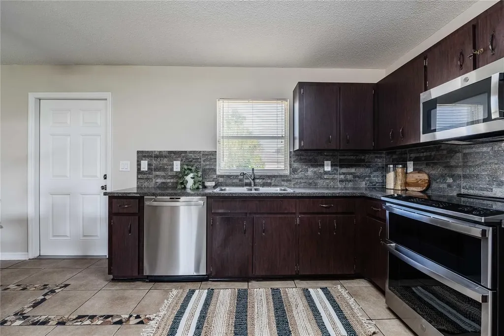 4864 Cedar View Drive Mulberry FL 33860