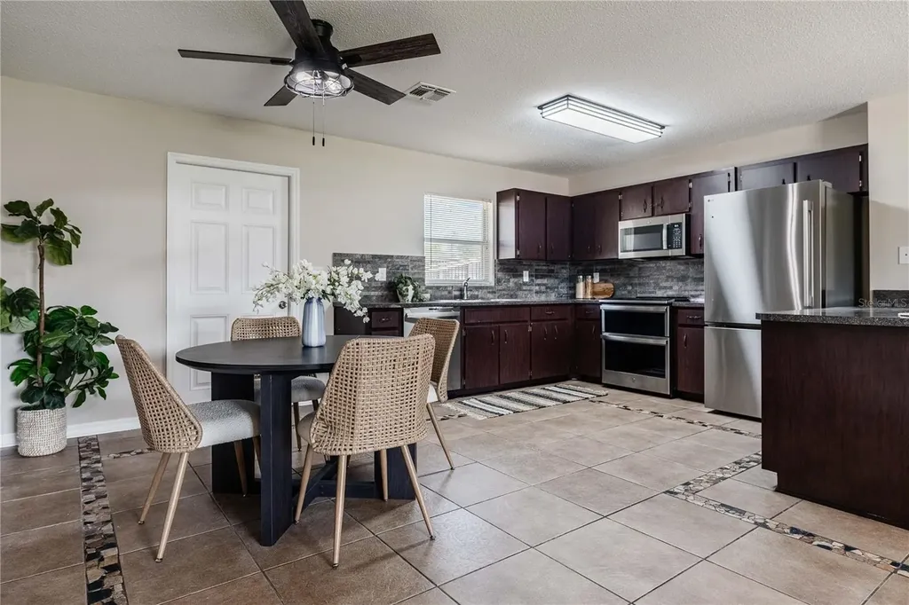 4864 Cedar View Drive Mulberry FL 33860
