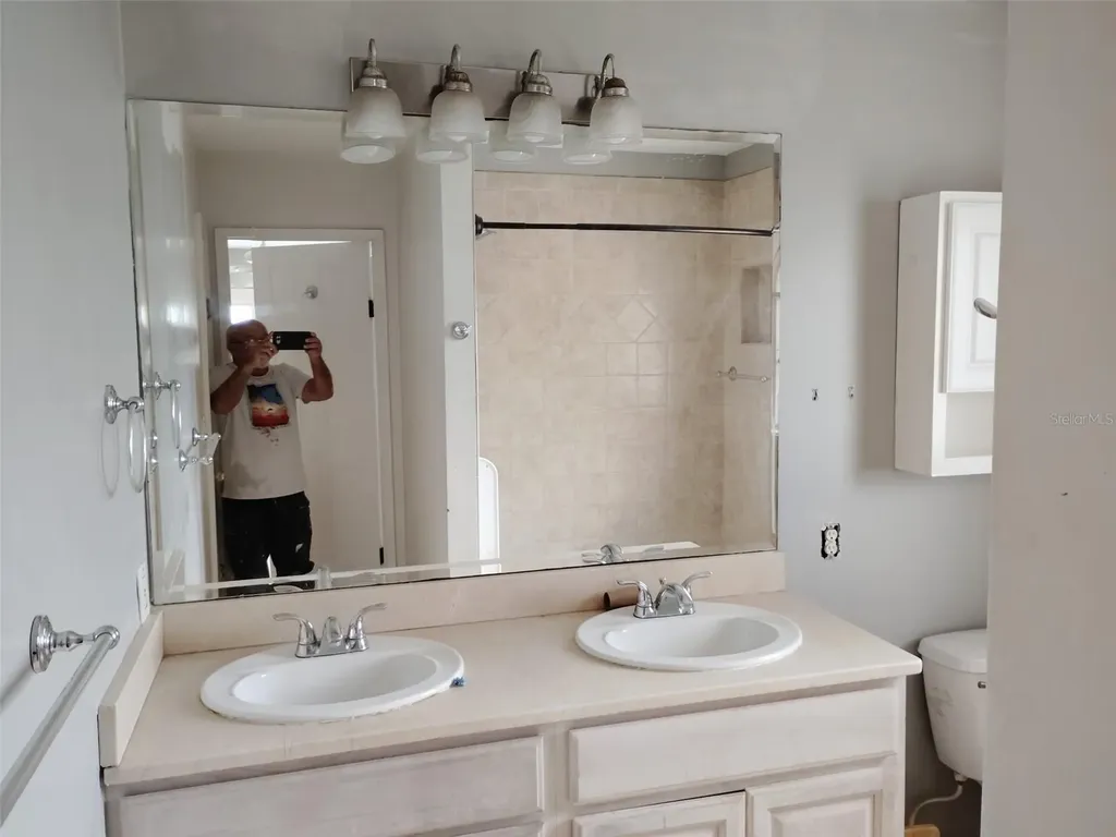 4712 W Wallace Avenue Tampa FL 33611
