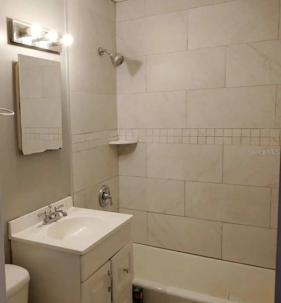 4712 W Wallace Avenue Tampa FL 33611