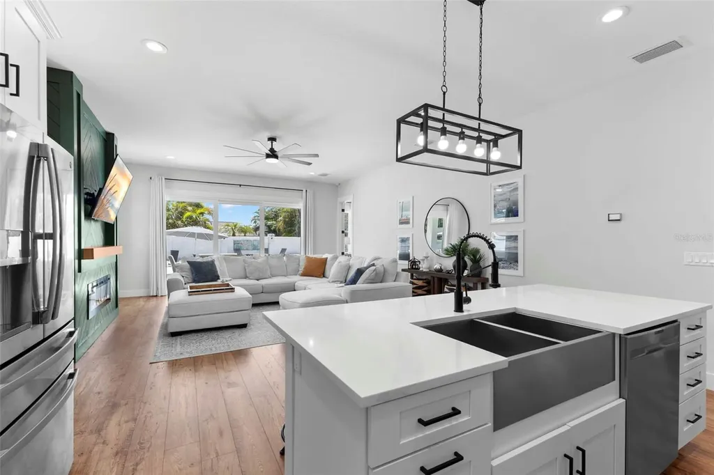 4827 Blue Jay Circle Palm Harbor FL 34683