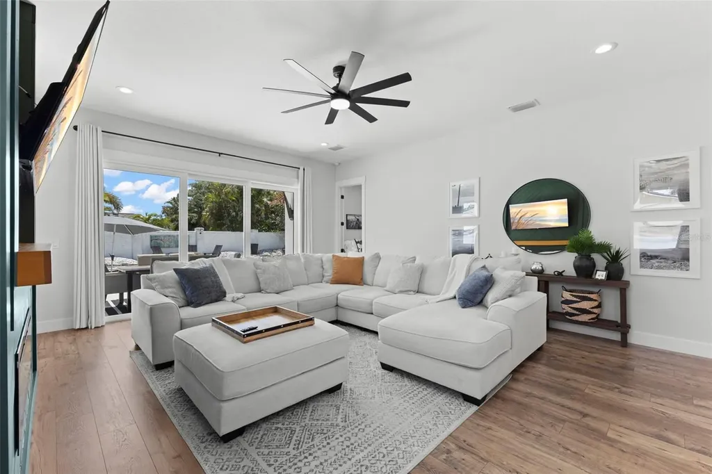 4827 Blue Jay Circle Palm Harbor FL 34683