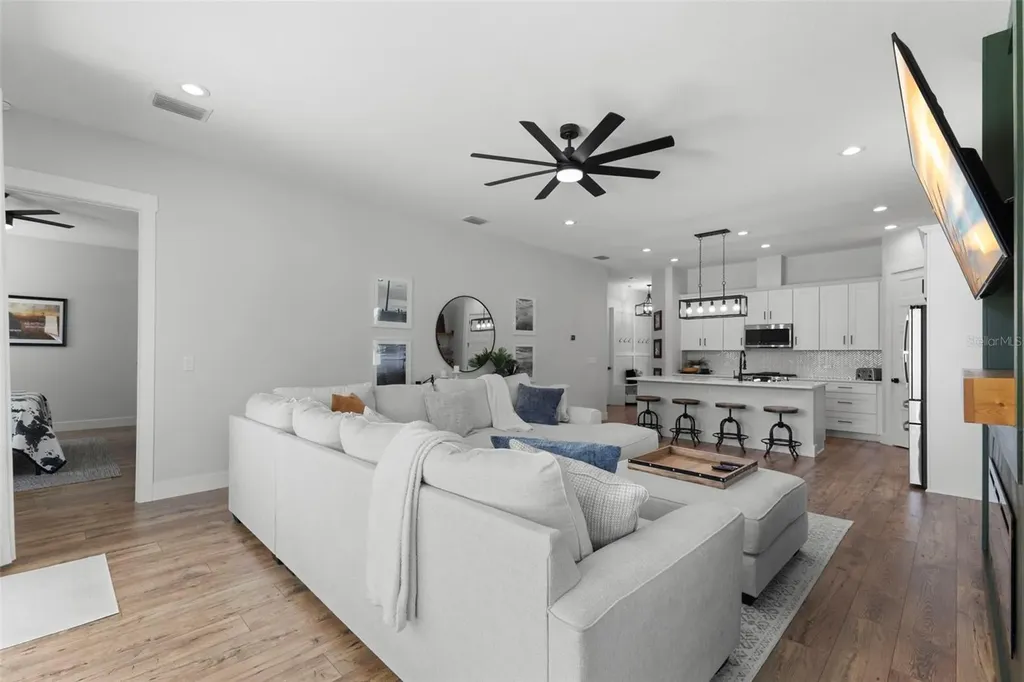 4827 Blue Jay Circle Palm Harbor FL 34683