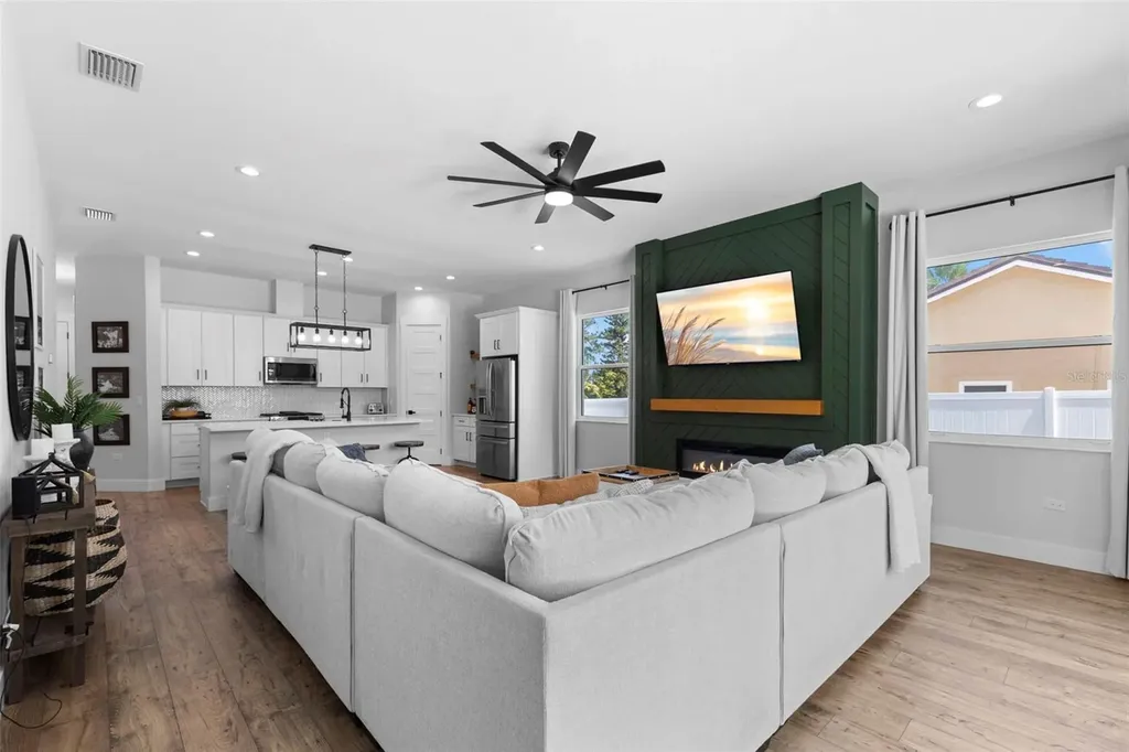 4827 Blue Jay Circle Palm Harbor FL 34683