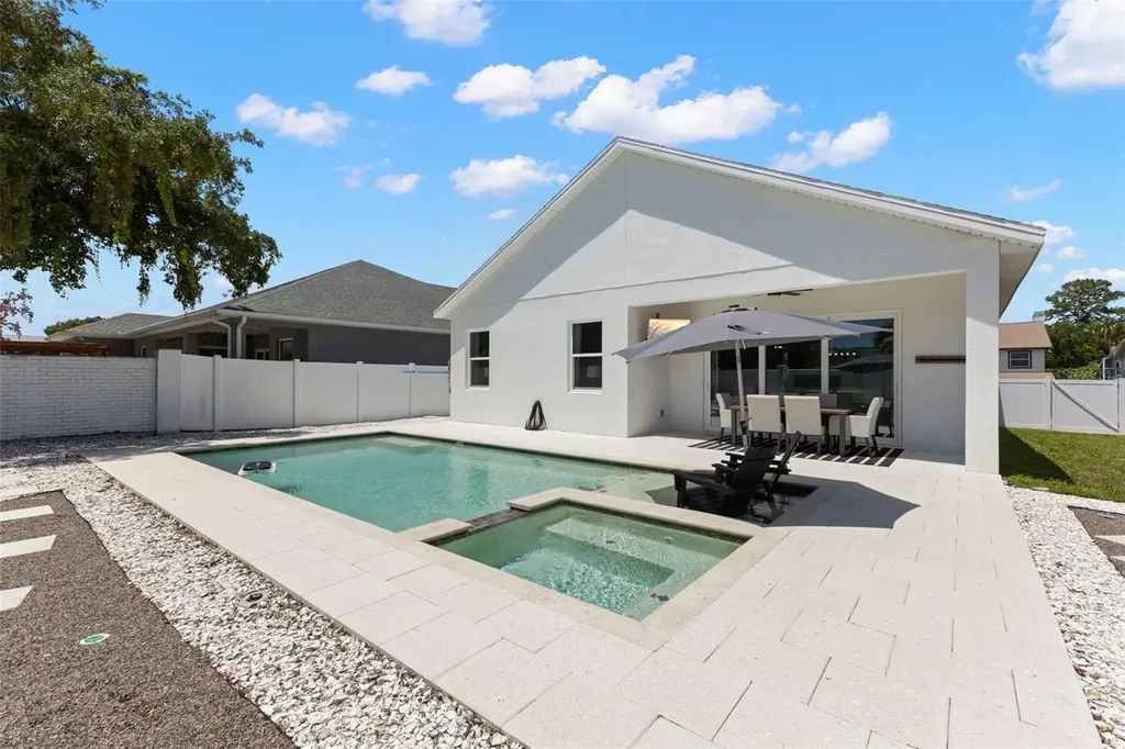 4827 Blue Jay Circle Palm Harbor FL 34683