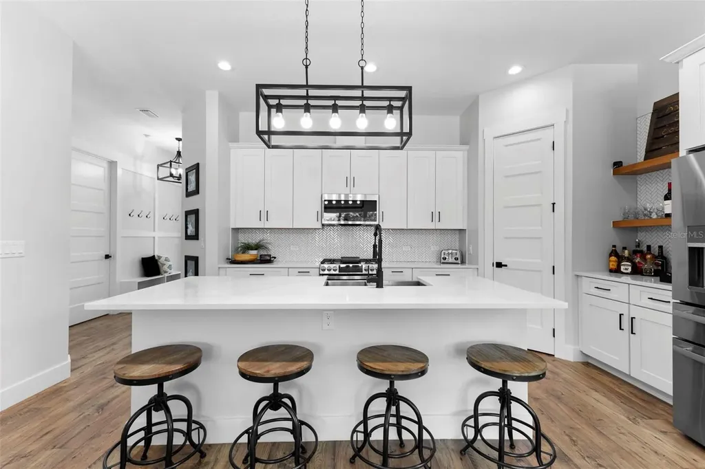 4827 Blue Jay Circle Palm Harbor FL 34683