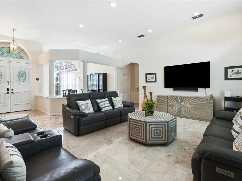 18621 Avenue Capri Lutz FL 33558