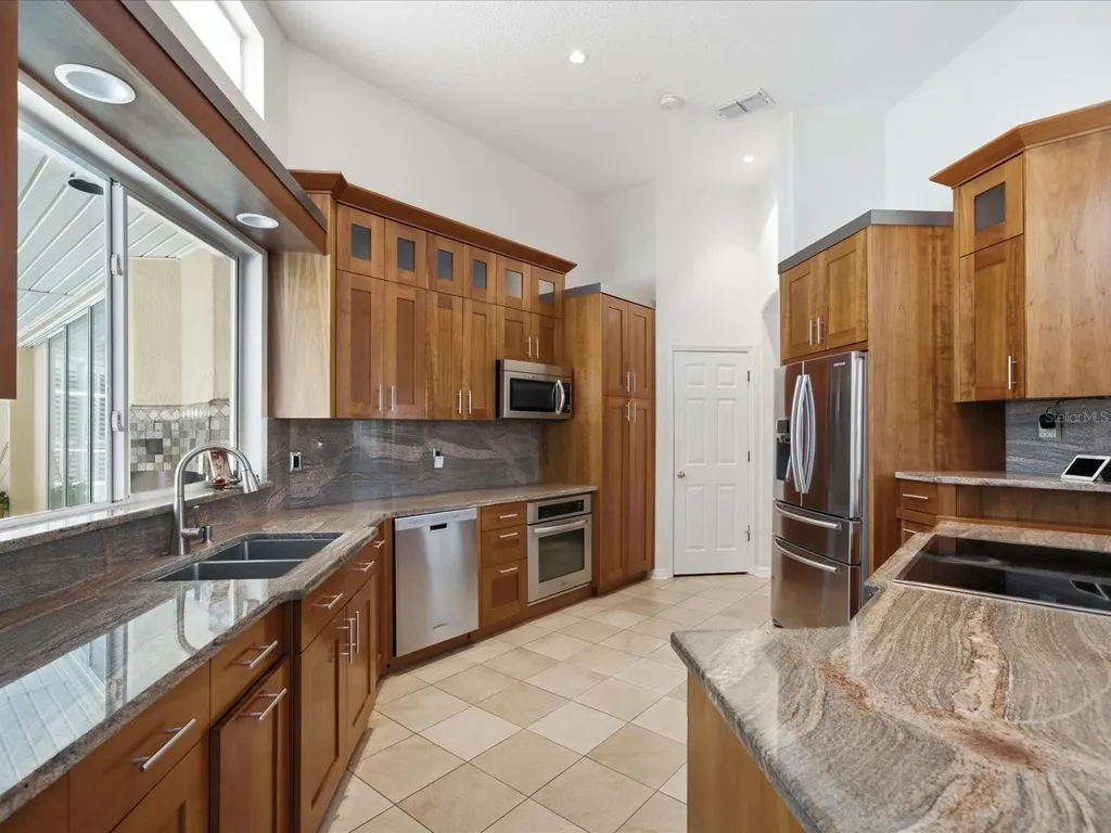 18621 Avenue Capri Lutz FL 33558