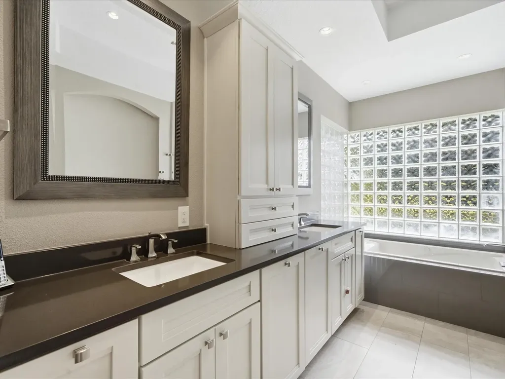 18621 Avenue Capri Lutz FL 33558