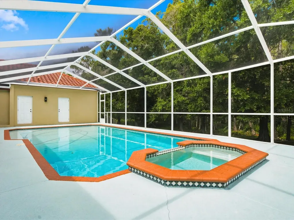 18621 Avenue Capri Lutz FL 33558