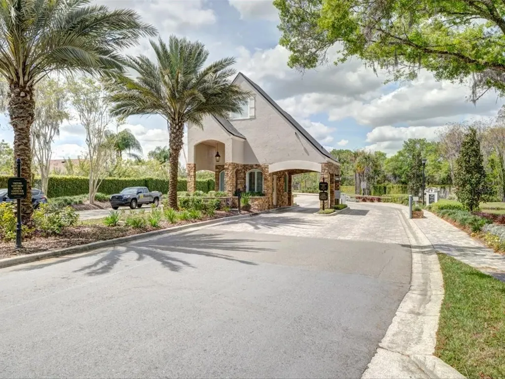 18621 Avenue Capri Lutz FL 33558