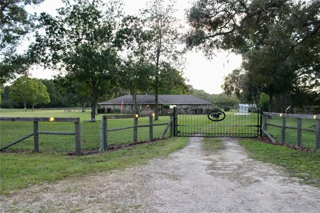 17650 NW 71st Avenue Trenton FL 32693