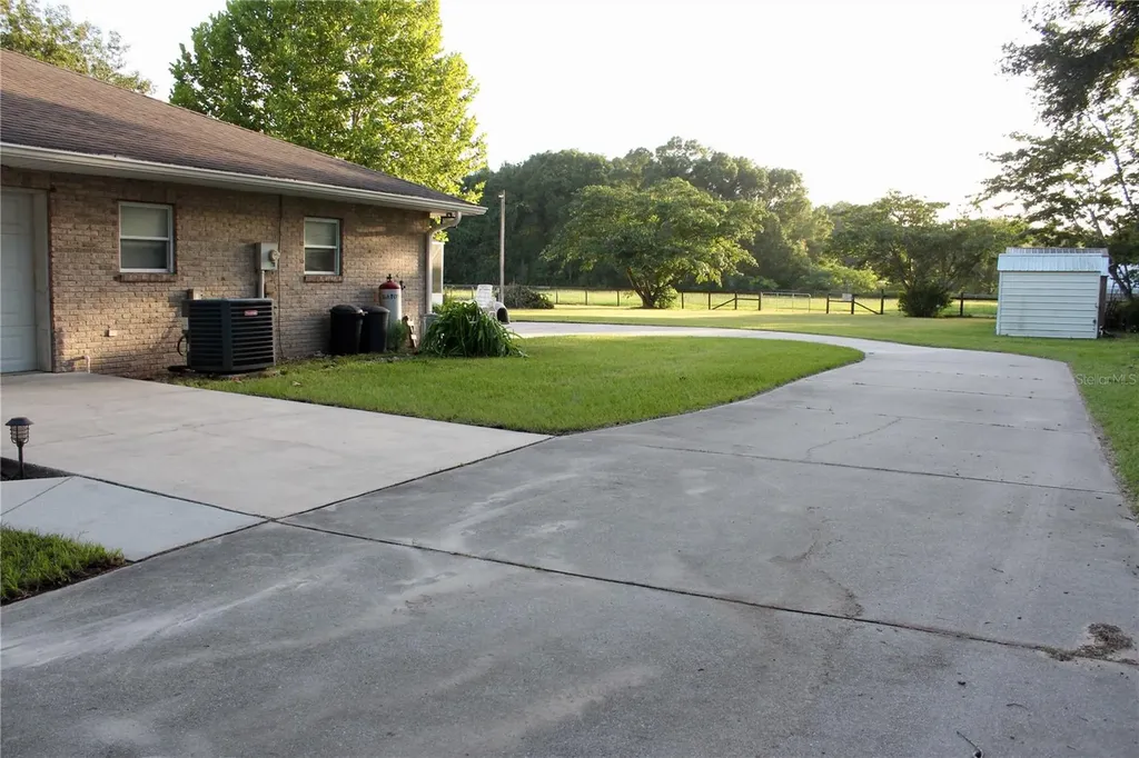 17650 NW 71st Avenue Trenton FL 32693