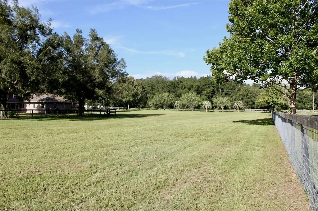 17650 NW 71st Avenue Trenton FL 32693