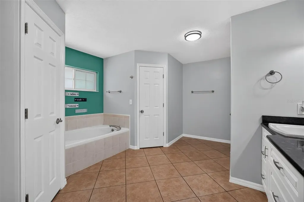 2527 NW County Road 225 Lawtey FL 32058