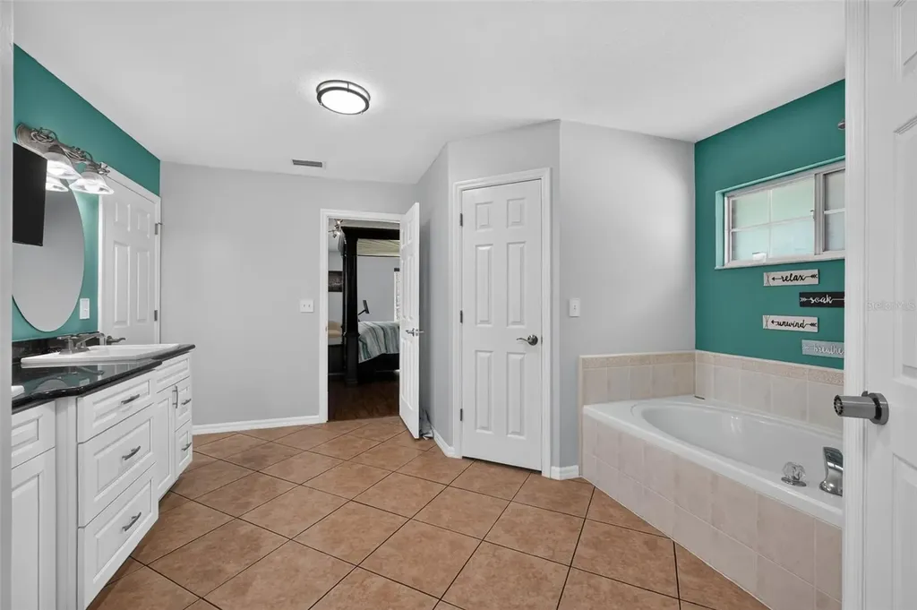 2527 NW County Road 225 Lawtey FL 32058