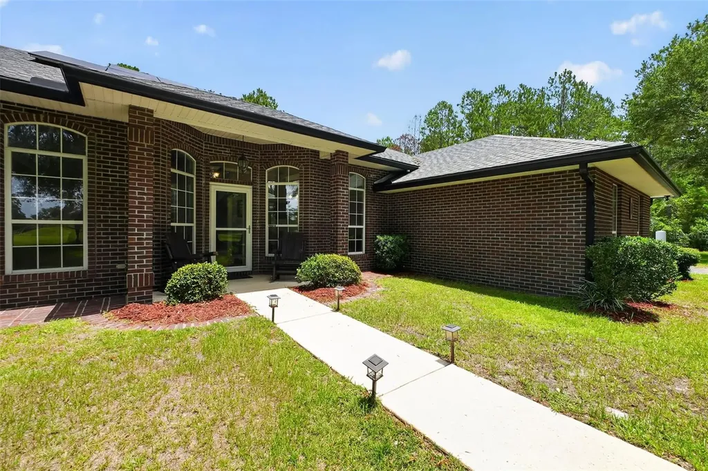 2527 NW County Road 225 Lawtey FL 32058
