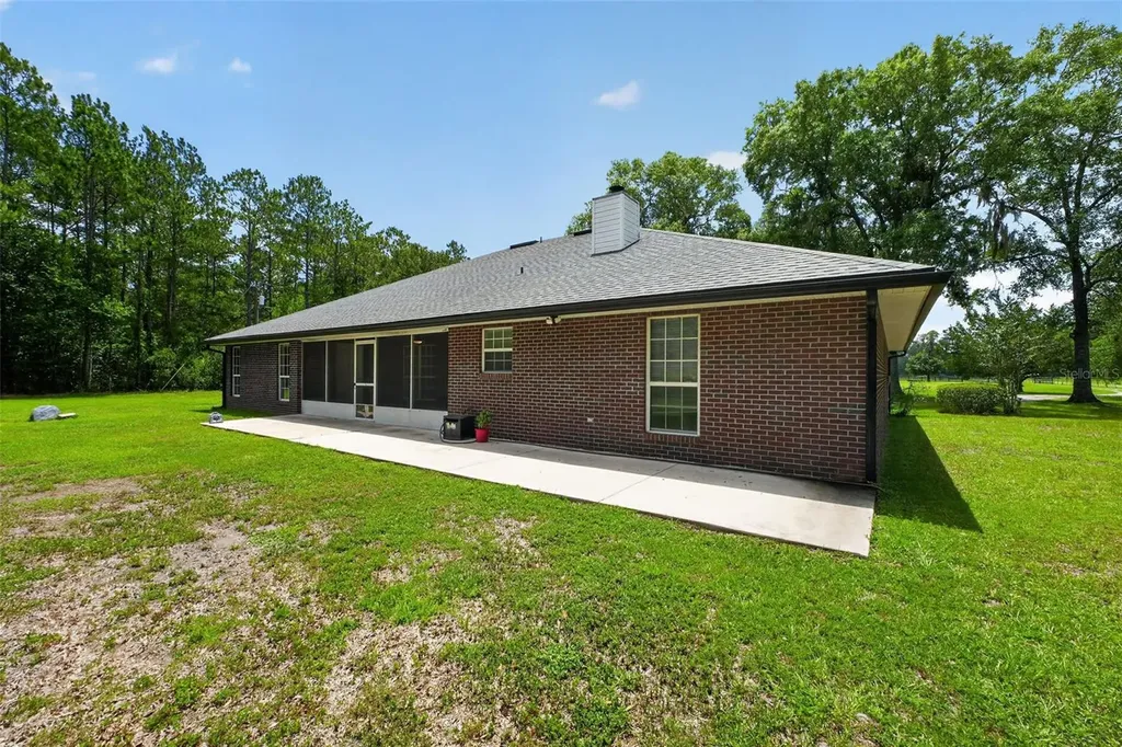 2527 NW County Road 225 Lawtey FL 32058