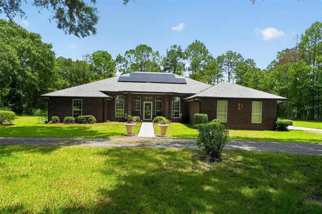2527 NW County Road 225 Lawtey FL 32058