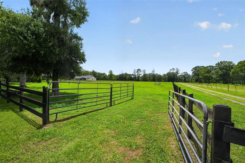 2527 NW County Road 225 Lawtey FL 32058