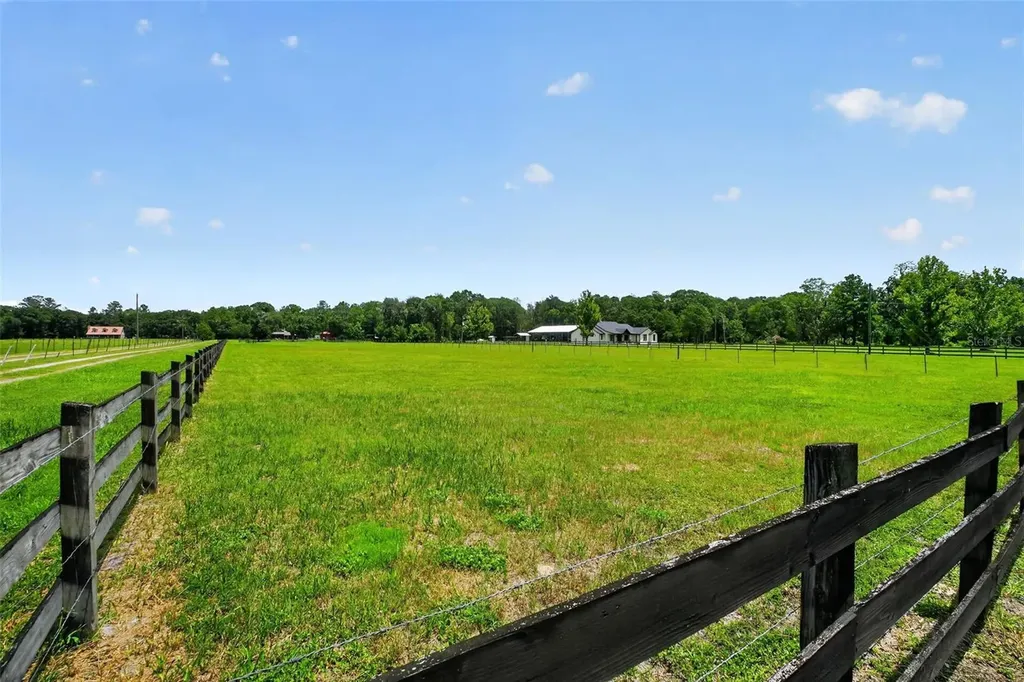 2527 NW County Road 225 Lawtey FL 32058