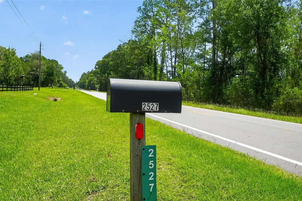 2527 NW County Road 225 Lawtey FL 32058