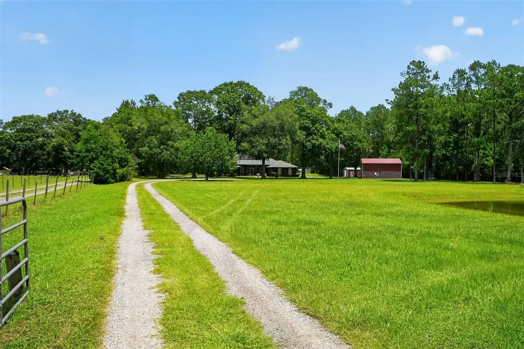 2527 NW County Road 225 Lawtey FL 32058
