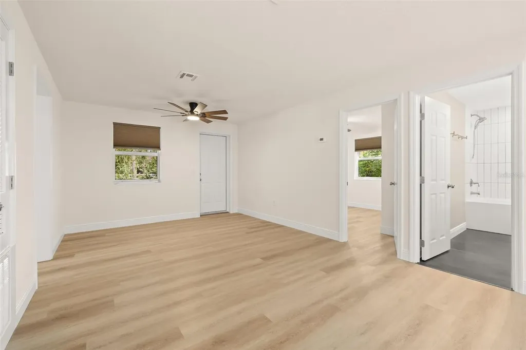 44034 Angus Avenue Paisley FL 32767