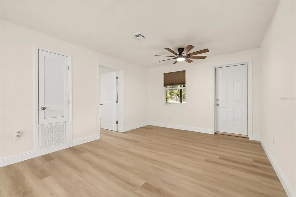 44034 Angus Avenue Paisley FL 32767