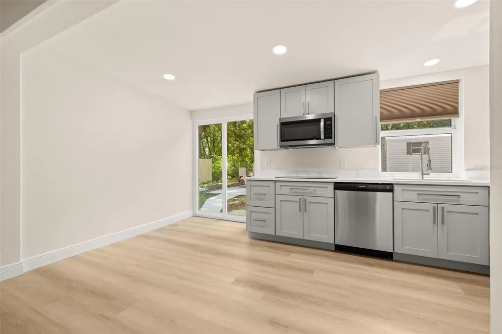 44034 Angus Avenue Paisley FL 32767