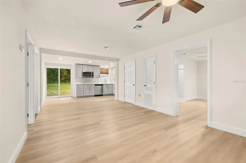 44034 Angus Avenue Paisley FL 32767