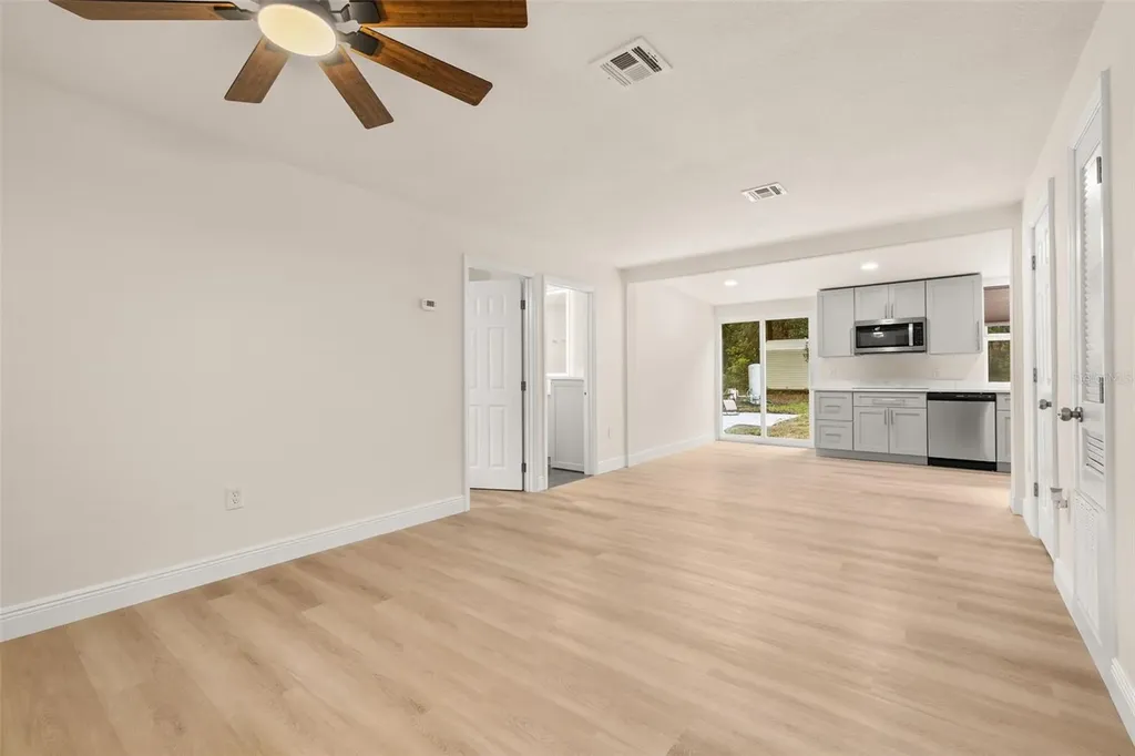 44034 Angus Avenue Paisley FL 32767