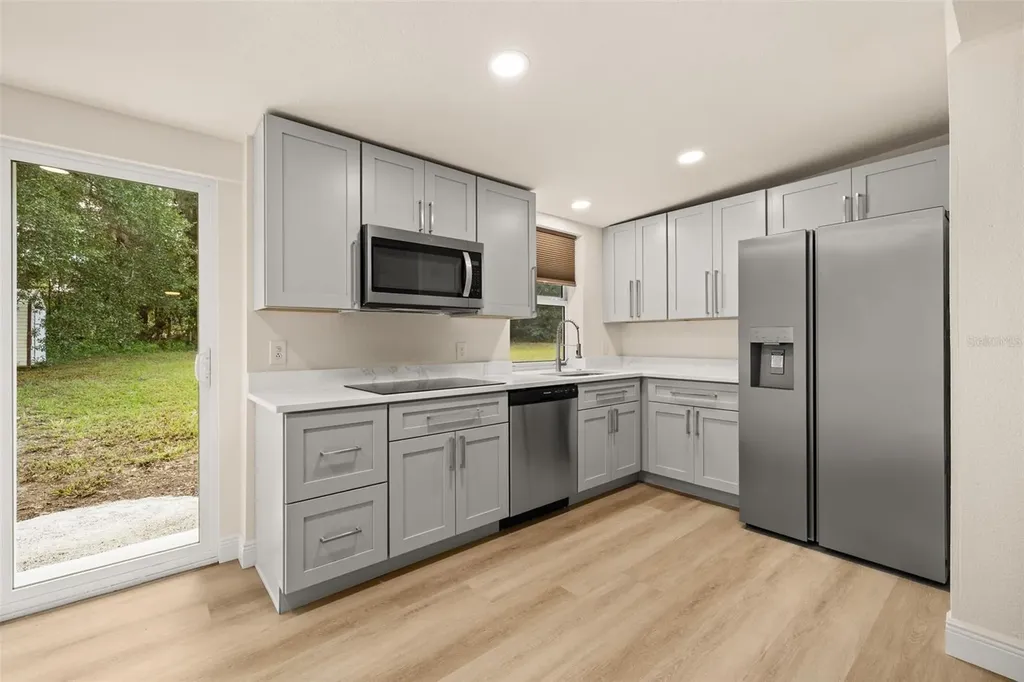 44034 Angus Avenue Paisley FL 32767