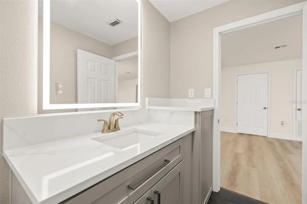 44034 Angus Avenue Paisley FL 32767