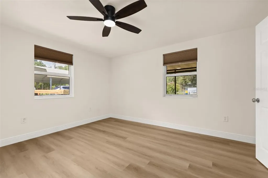 44034 Angus Avenue Paisley FL 32767
