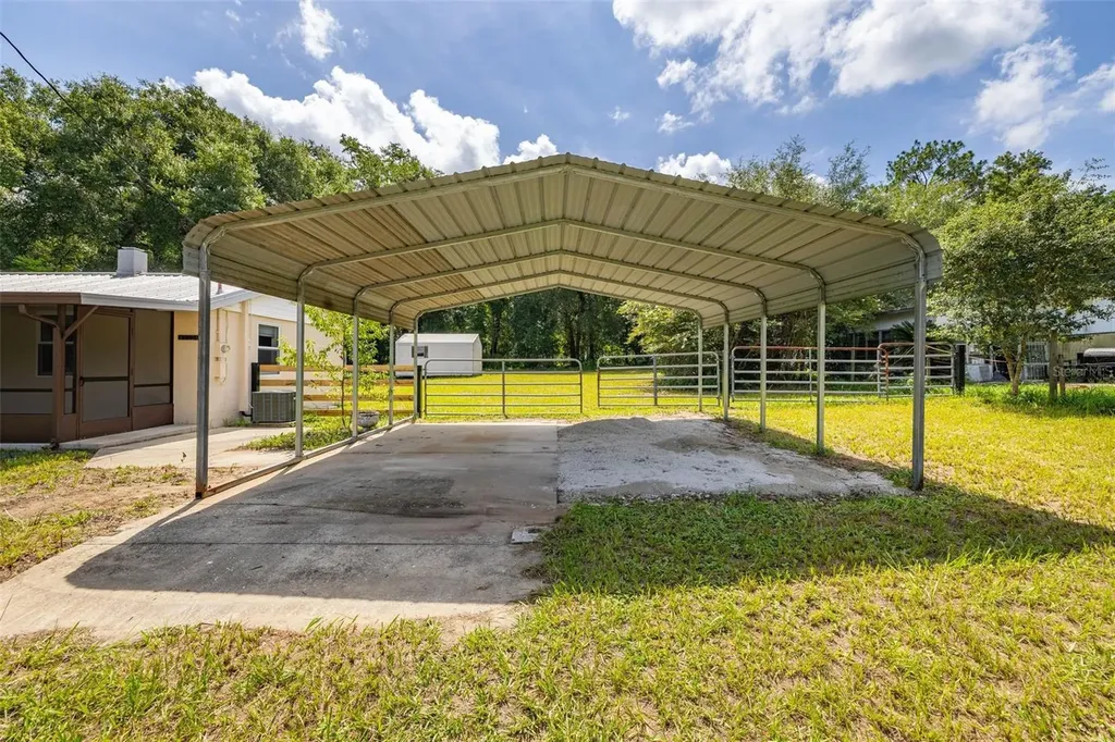 44034 Angus Avenue Paisley FL 32767