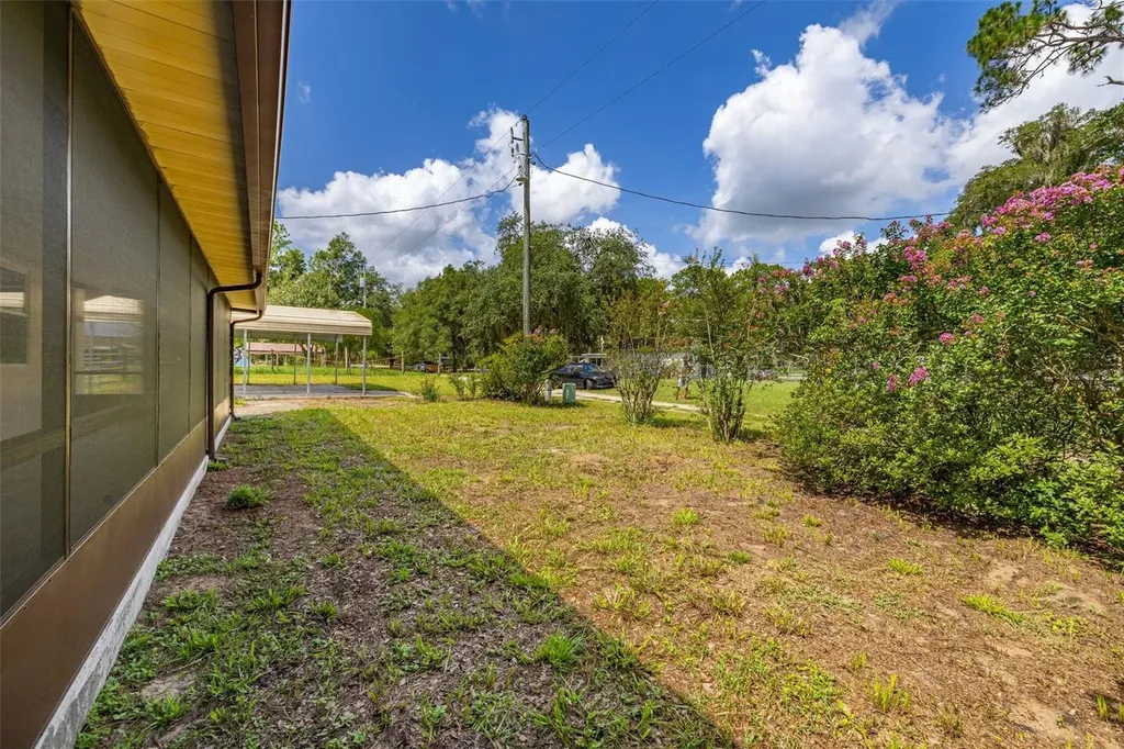 44034 Angus Avenue Paisley FL 32767