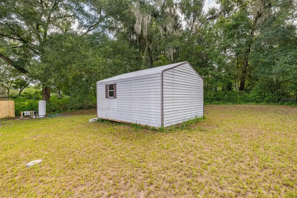 44034 Angus Avenue Paisley FL 32767