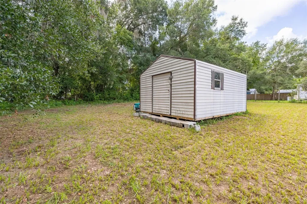 44034 Angus Avenue Paisley FL 32767