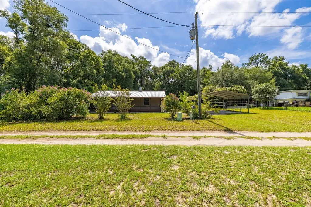 44034 Angus Avenue Paisley FL 32767