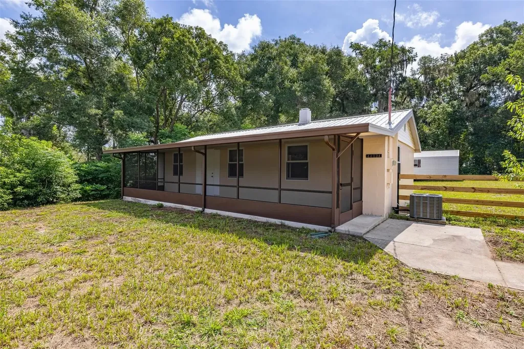 44034 Angus Avenue Paisley FL 32767
